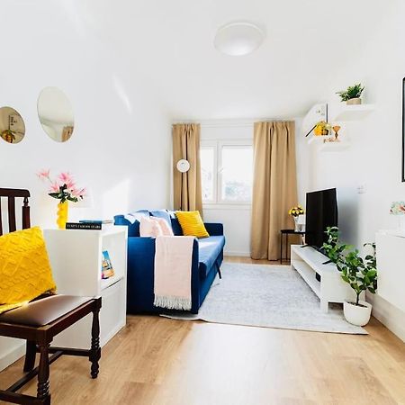 Modern 3 Bedroom Flat In Lisbona Esterno foto