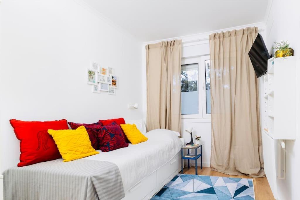 Modern 3 Bedroom Flat In Lisbona Esterno foto