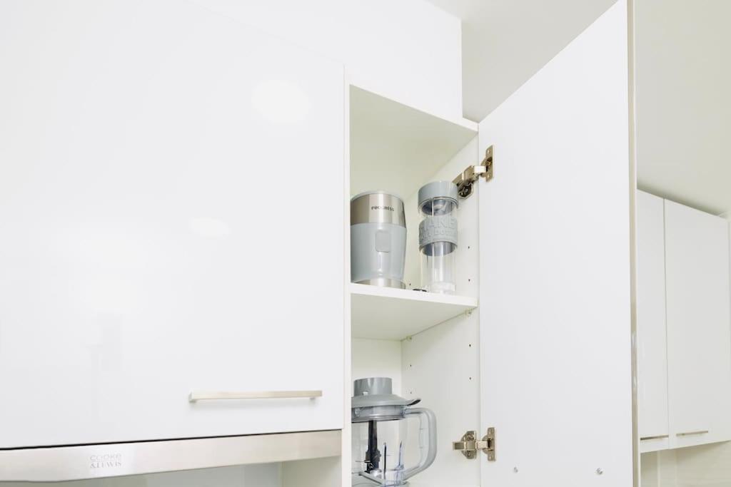 Modern 3 Bedroom Flat In Lisbona Esterno foto