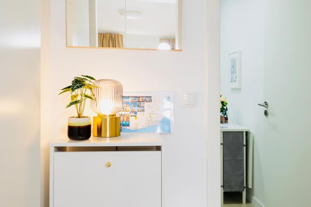 Modern 3 Bedroom Flat In Lisbona Esterno foto
