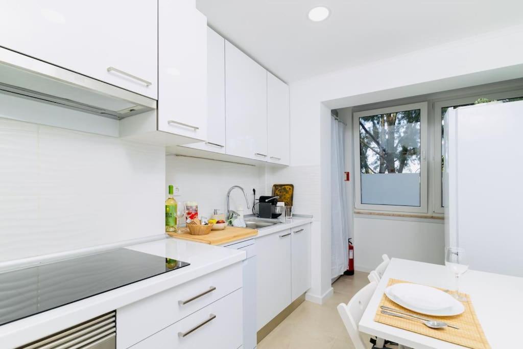 Modern 3 Bedroom Flat In Lisbona Esterno foto
